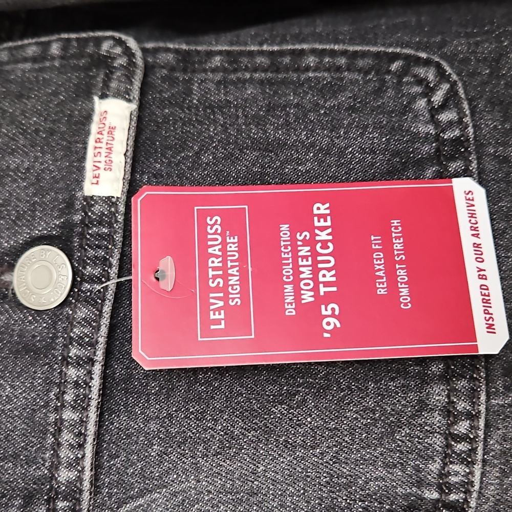 Levi's NWT Black Denim  Trucker Jacket - Picture 2 of 6